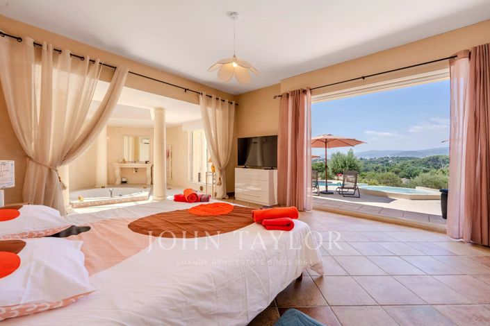 Image No.11-5 Bed House for sale