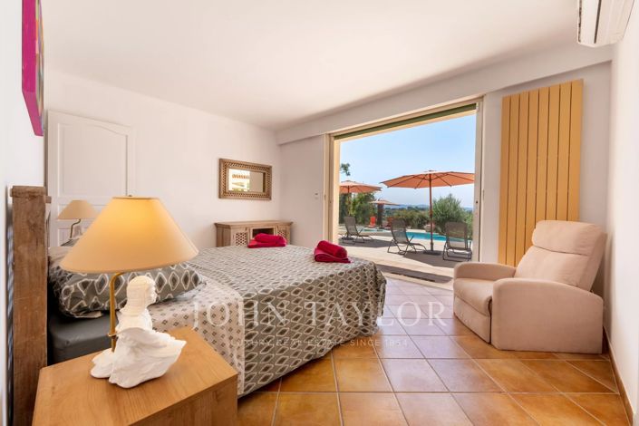 Image No.12-5 Bed House for sale