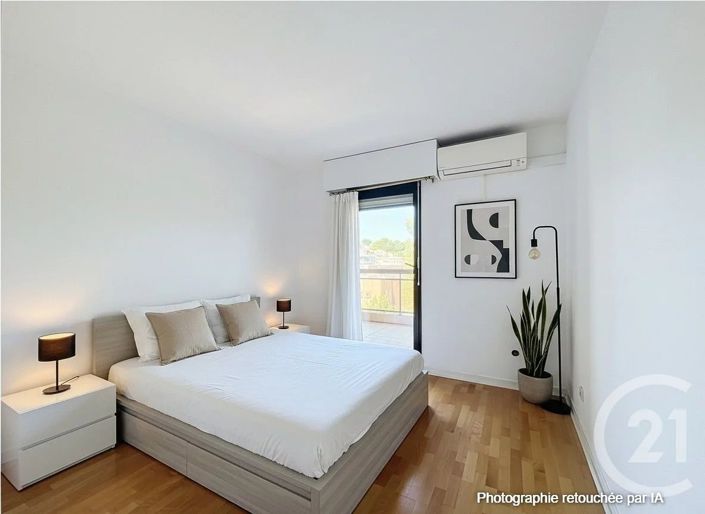 Image No.11-3 Bed Apartment for sale