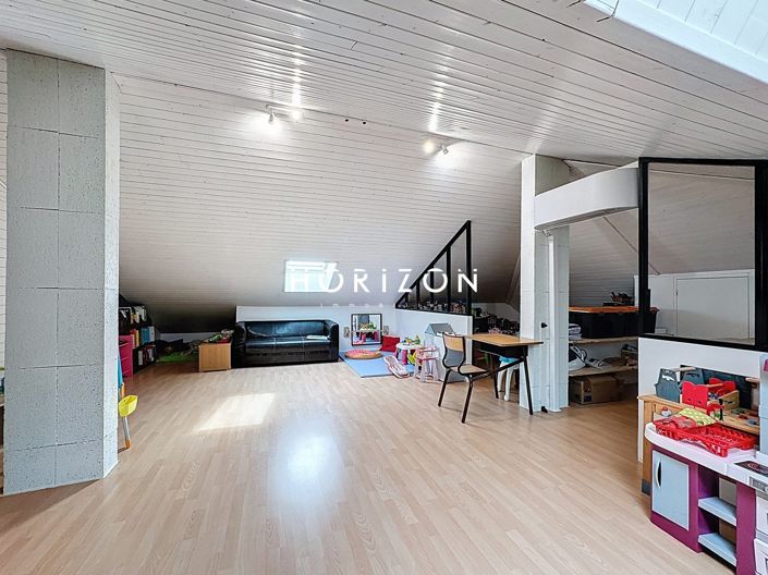 Image No.22-6 Bed House for sale