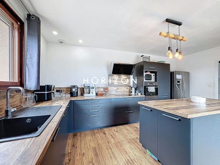 Image No.3-6 Bed House for sale