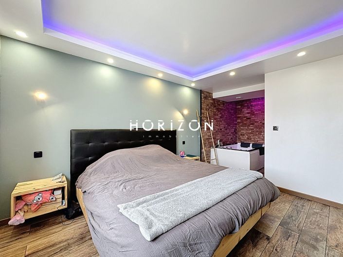Image No.6-6 Bed House for sale