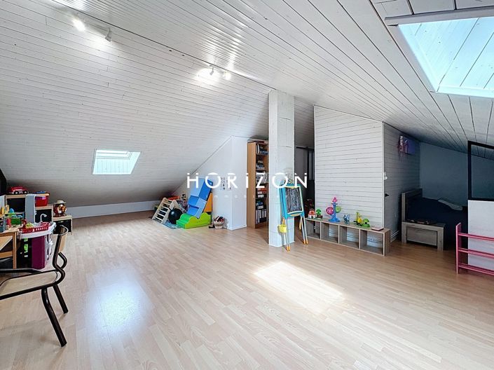 Image No.9-6 Bed House for sale