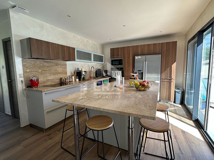 Image No.2-3 Bed House for sale