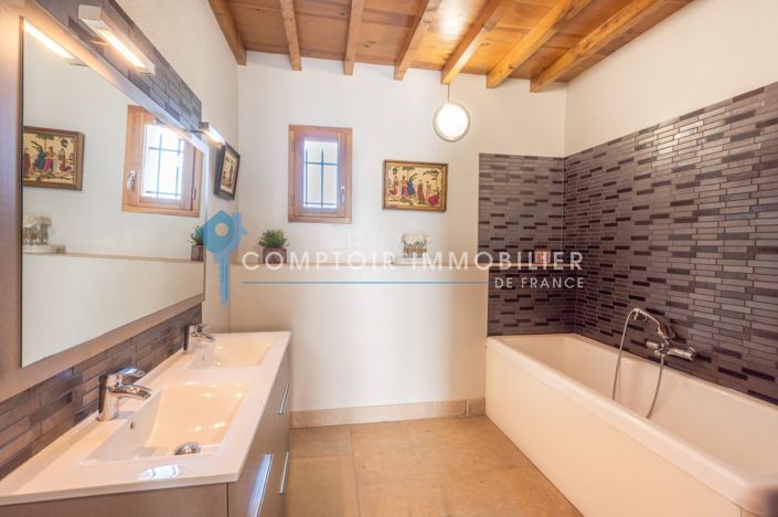 Image No.16-7 Bed House for sale