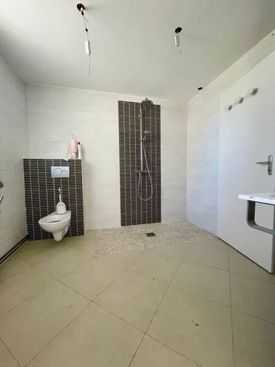 Image No.19-7 Bed House for sale