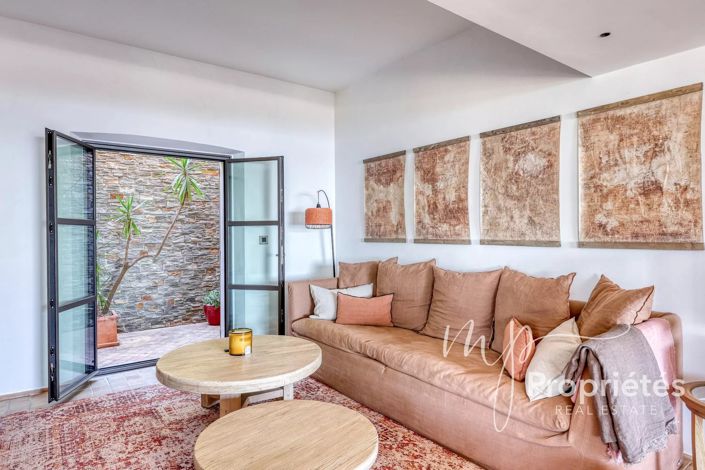 Image No.10-6 Bed House for sale