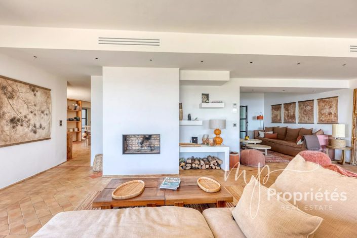Image No.11-6 Bed House for sale