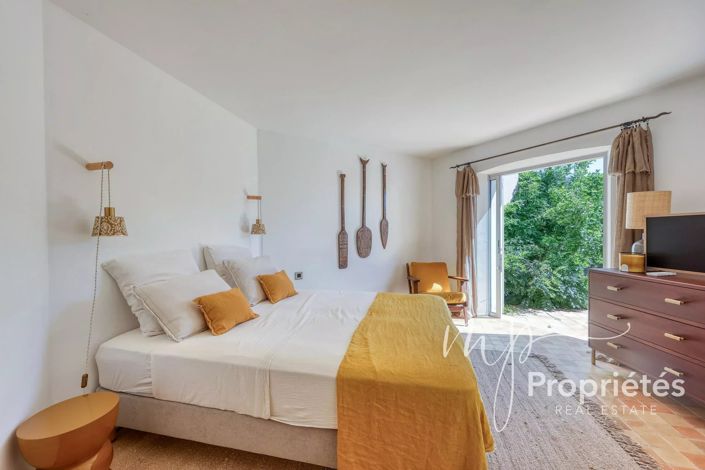 Image No.22-6 Bed House for sale