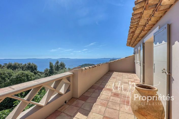 Image No.26-6 Bed House for sale