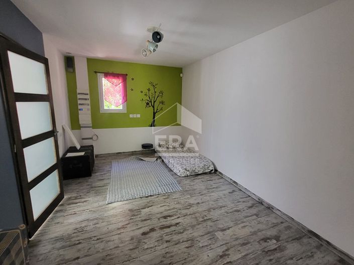 Image No.10-6 Bed House for sale