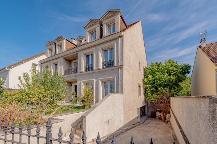 Image No.20-8 Bed House for sale