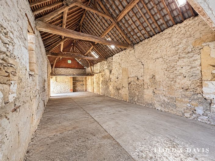Image No.18-5 Bed House for sale