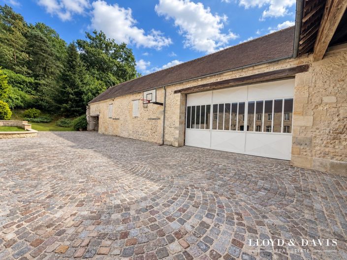 Image No.20-5 Bed House for sale