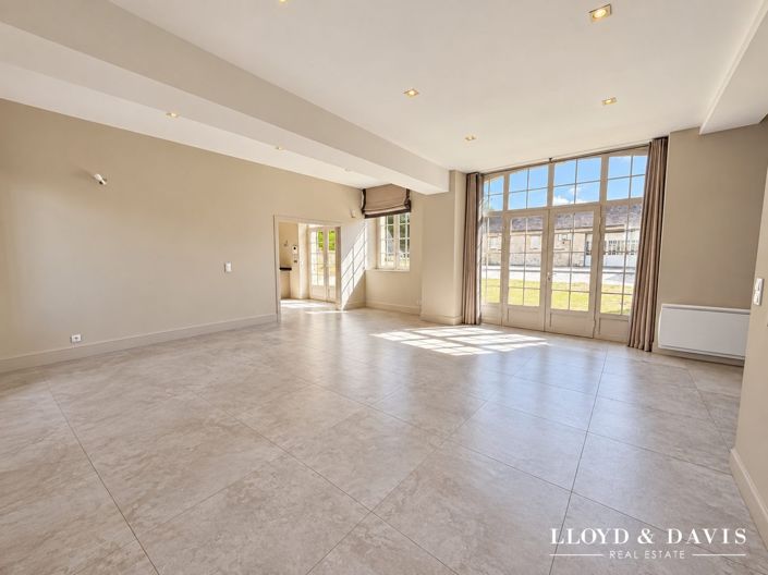 Image No.3-5 Bed House for sale
