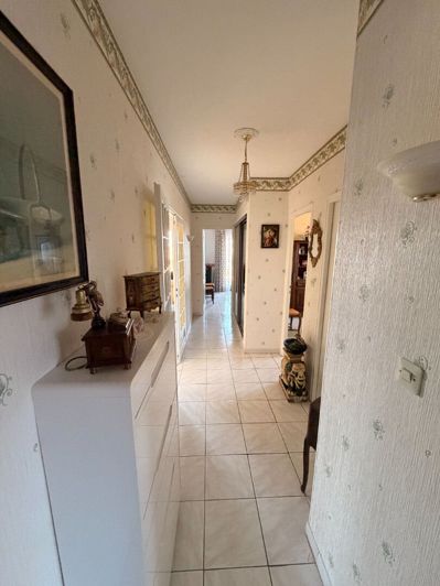 Image No.8-3 Bed Apartment for sale