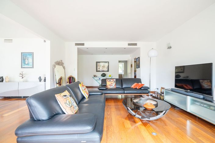 Image No.6-3 Bed Apartment for sale