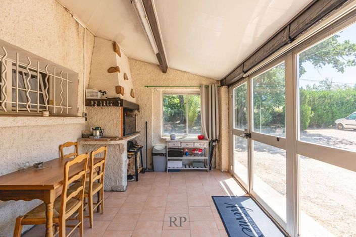 Image No.17-6 Bed House for sale