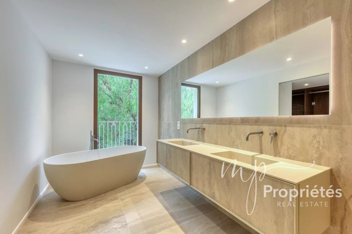 Image No.47-House for sale