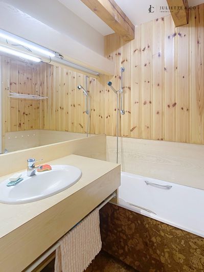 Image No.10-3 Bed House for sale