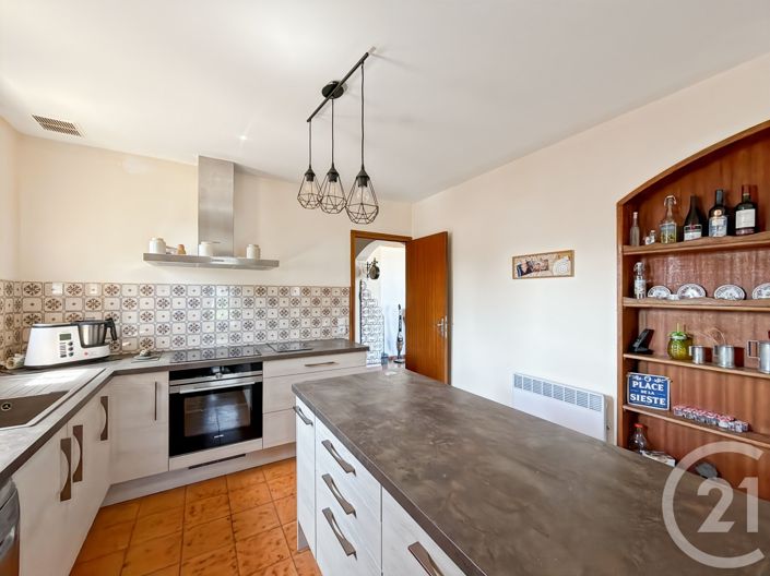 Image No.16-5 Bed House for sale