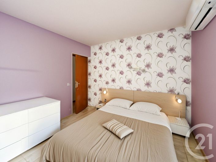 Image No.19-5 Bed House for sale