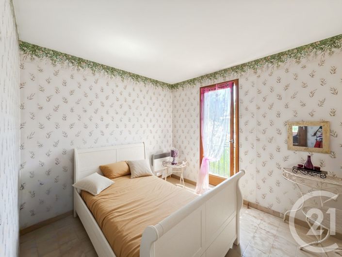 Image No.20-5 Bed House for sale