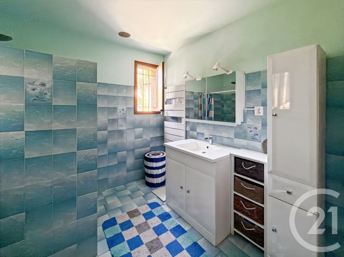 Image No.24-5 Bed House for sale