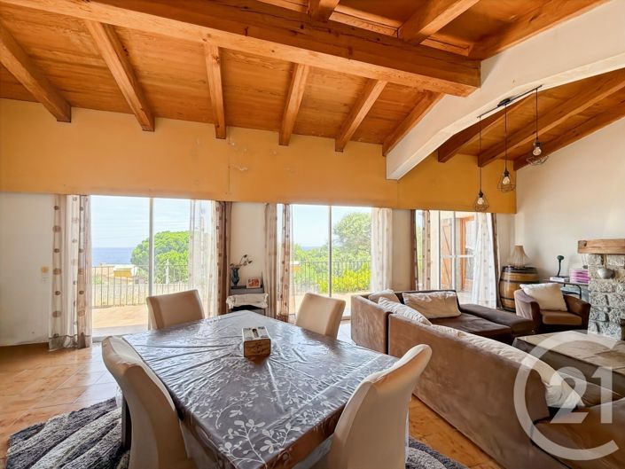 Image No.6-5 Bed House for sale