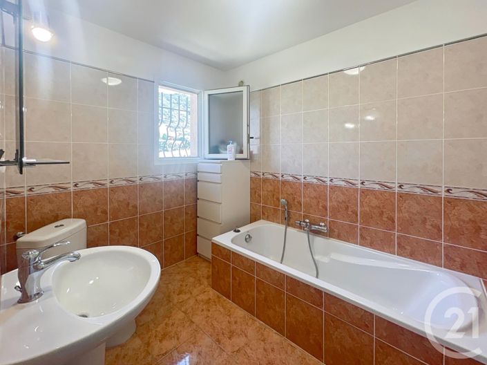 Image No.20-4 Bed House for sale