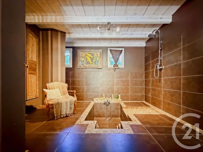 Image No.10-5 Bed House for sale
