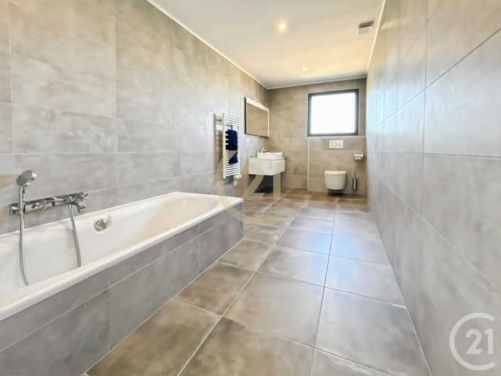 Image No.12-3 Bed House for sale