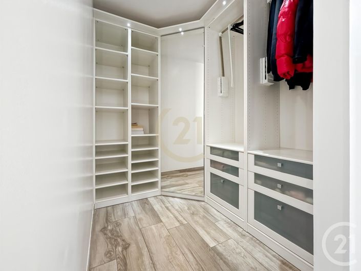 Image No.15-3 Bed House for sale
