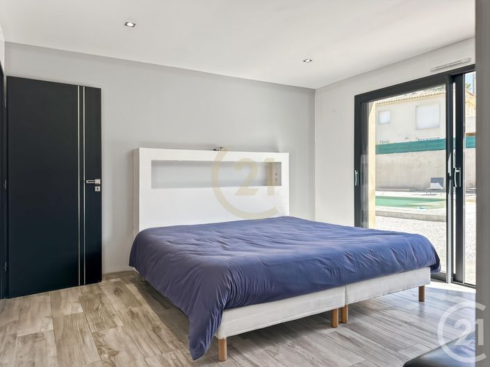 Image No.18-3 Bed House for sale