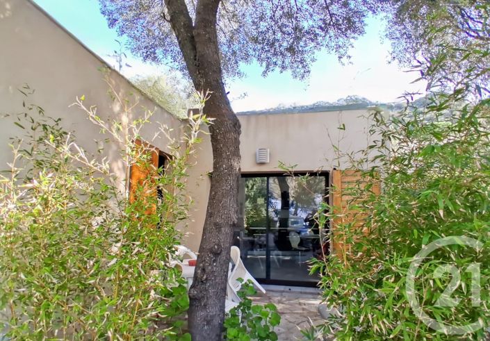 Image No.11-3 Bed House for sale