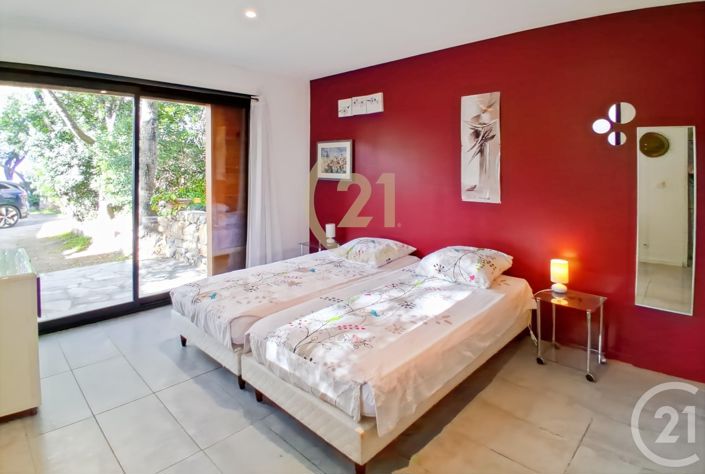 Image No.12-3 Bed House for sale