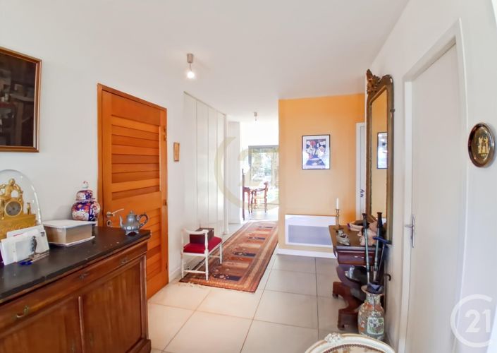 Image No.16-3 Bed House for sale