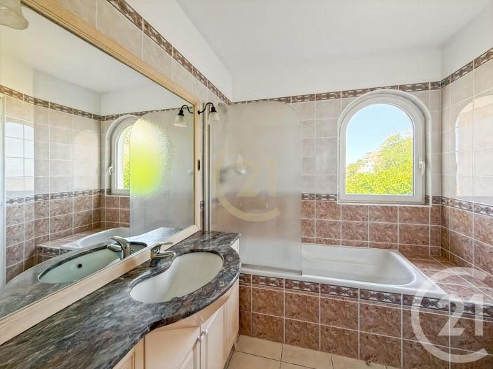 Image No.19-4 Bed House for sale