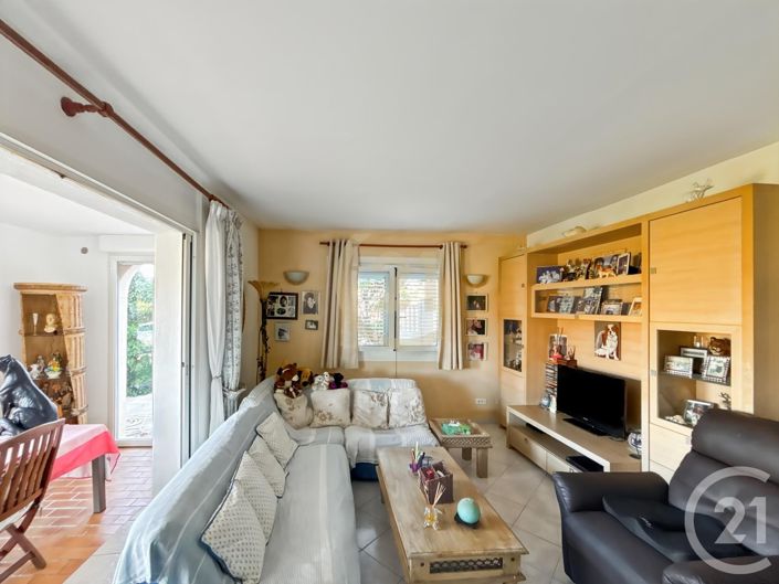 Image No.23-6 Bed House for sale
