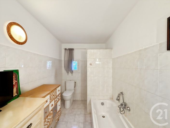 Image No.25-6 Bed House for sale