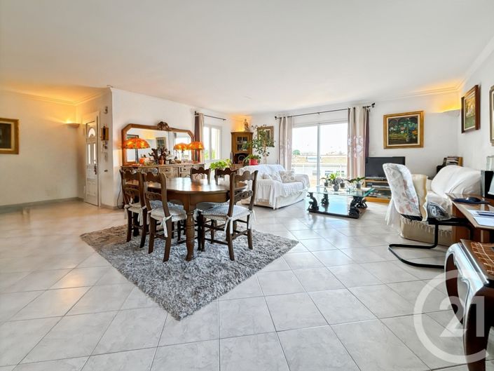 Image No.6-6 Bed House for sale