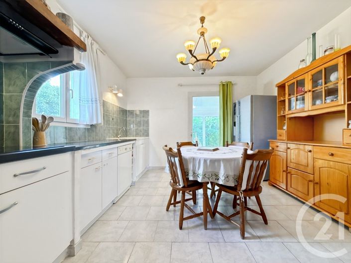Image No.9-6 Bed House for sale