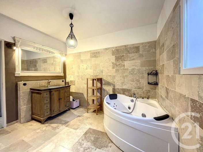 Image No.8-6 Bed House for sale