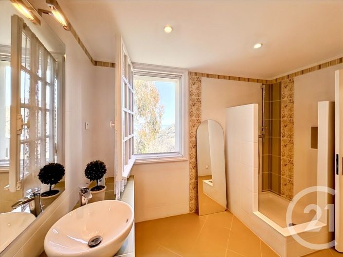 Image No.13-8 Bed House for sale