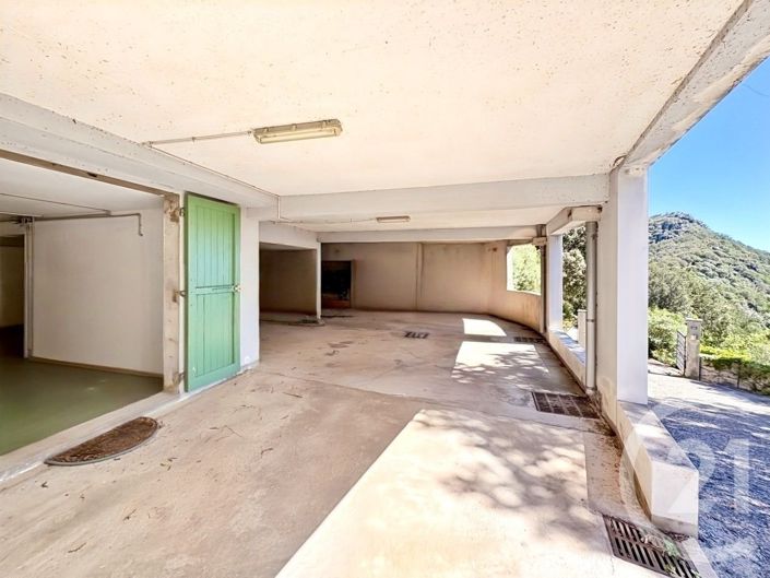 Image No.22-8 Bed House for sale