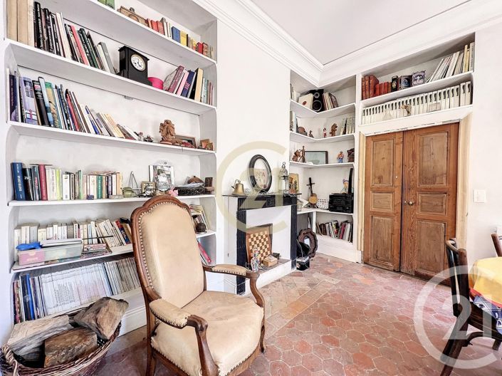 Image No.4-7 Bed House for sale