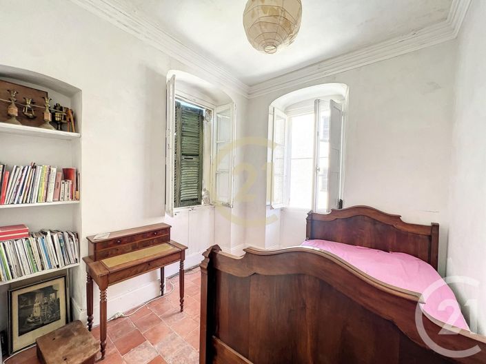 Image No.7-7 Bed House for sale