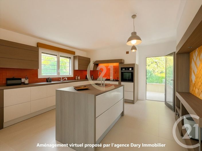 Image No.11-3 Bed House for sale