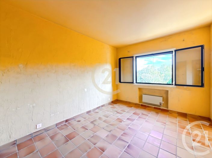 Image No.16-3 Bed House for sale