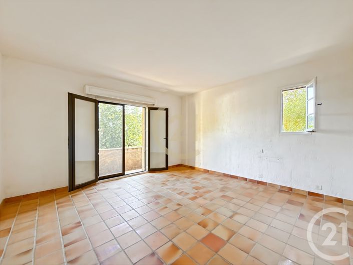 Image No.20-3 Bed House for sale